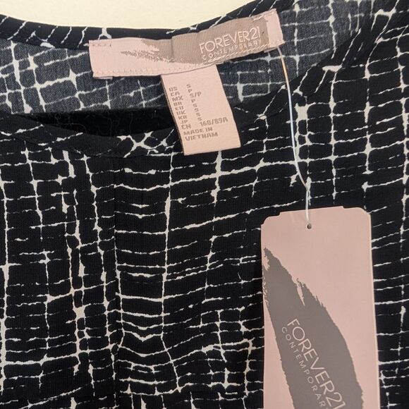 Forever 21 Contemporary Blouse Top Women's Black White Size Small - Picture 4 of 6